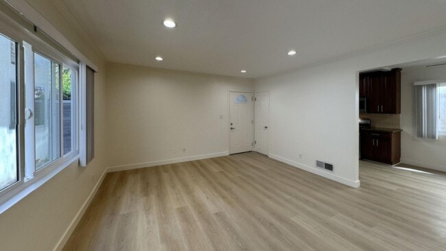 Building Photo - 2607 Abbot Kinney Blvd Unit 2607
