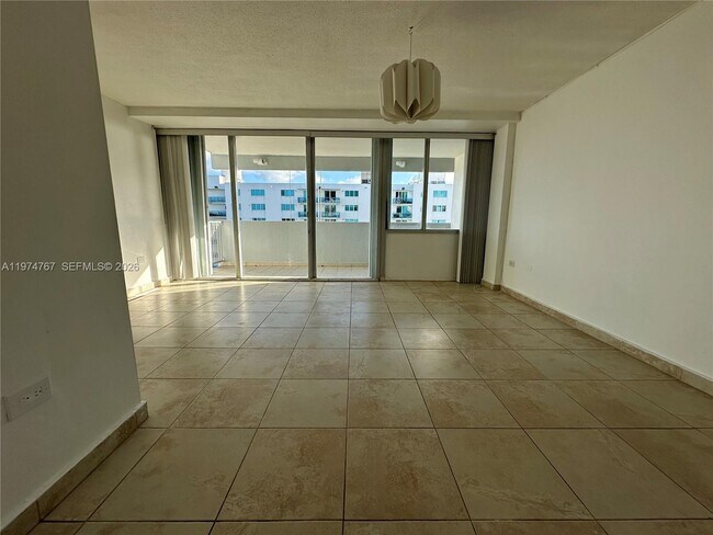 7545 E Treasure Dr Unit 9I