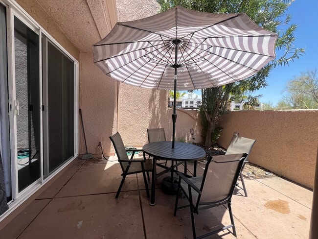 Terrace with partial sun - 5675 N Camino Esplendora Unit 1100 Rental