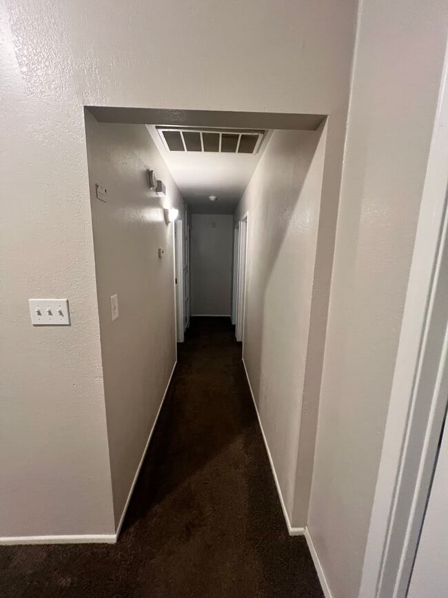 Photo - 3520 Sesame St