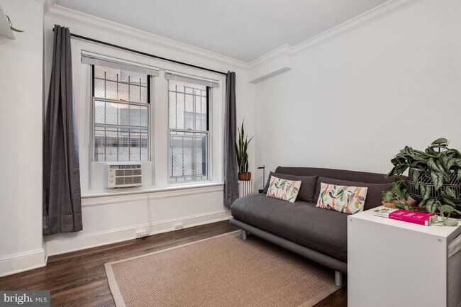 Photo - Adams Morgan Condo | Studio | 1 Bath | 310 Sf Unidad 109
