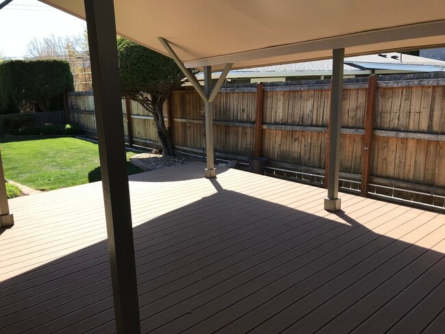 Photo - 2004 Kelso Ave