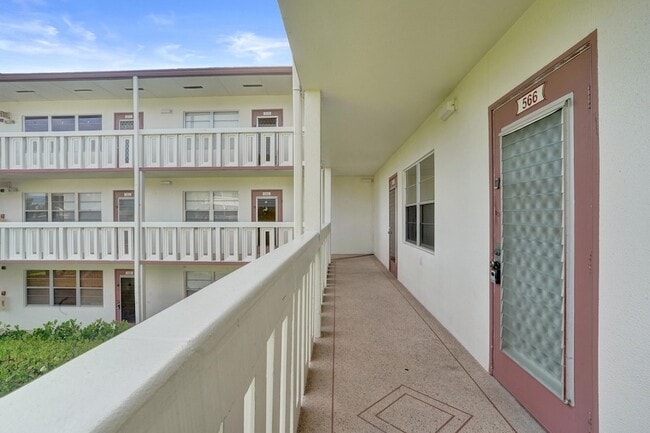 566 Fanshaw N