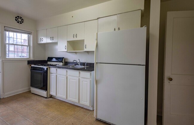 Photo - Apartment for rent in Loch Raven Unit 552c9aff-1dac-11ed-9afd-02d3b8559644