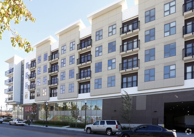 Axis Apartments For Rent in Indianapolis, IN