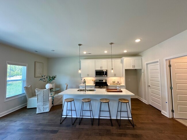 Building Photo - Poplar Creek Rental