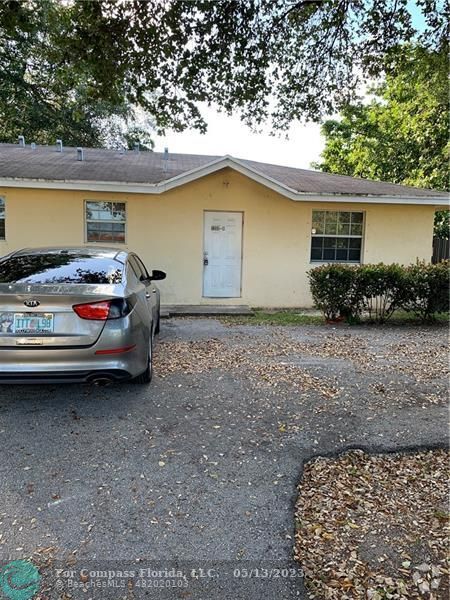 Building Photo - 1208 N 57th Ave Rental