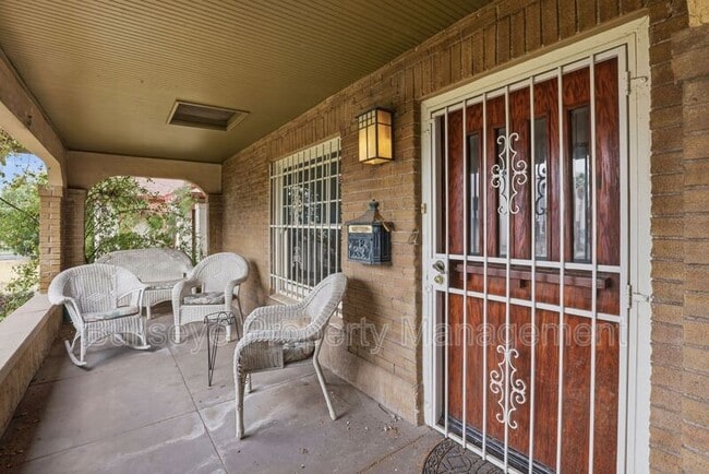 Photo - 718 W Roosevelt St