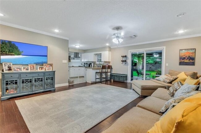 Photo - 5610 Duxbury St