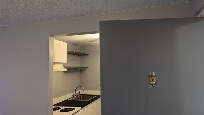 Photo - 215 Winter St Unit 5B