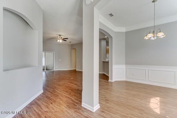 Photo - 1704 Dartmoor Ln