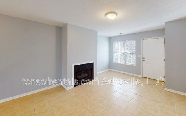 Photo - 165 Wiltshire Cir House