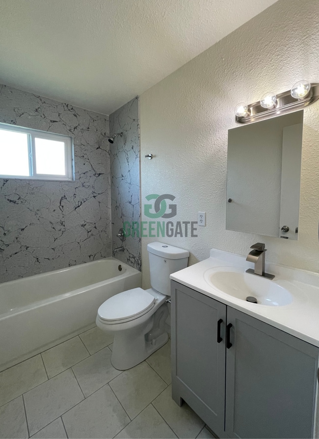 Photo - 325 W H St Unit 325 W H St  C