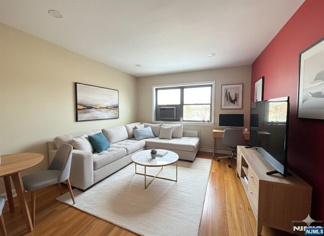 Photo - 3091 Edwin Ave Unit 4G