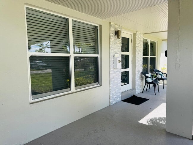 Photo - 4640 NE 5th Ave