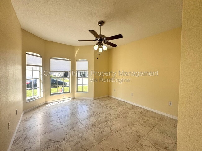 Photo - 140 Moss Ln