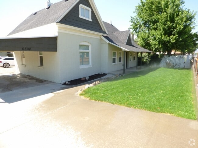 Building Photo - 4 Bd 1 Ba Upgrades Through Out in Murray Rental