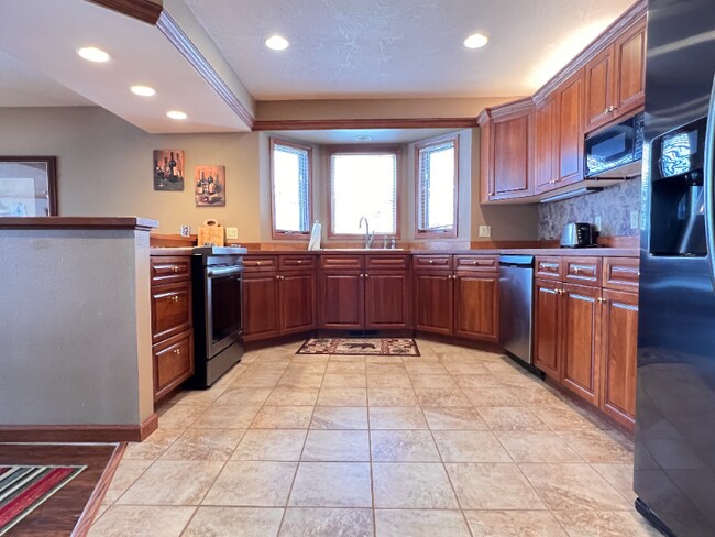 Photo - 114 Bay Point Dr