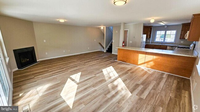 Building Photo - 380 Radio Rd Rental