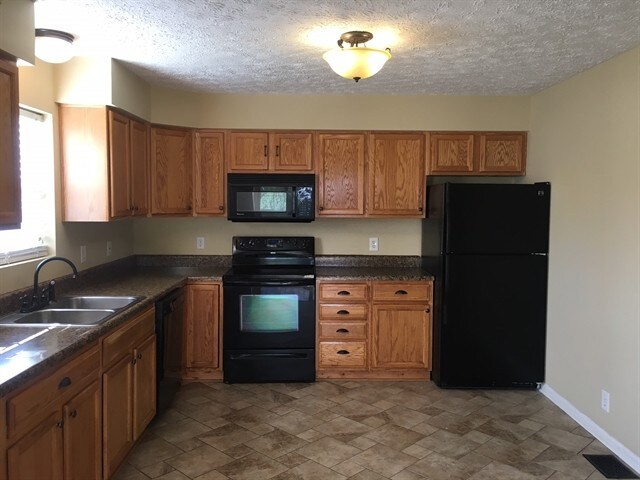 2316 Hayward Ln