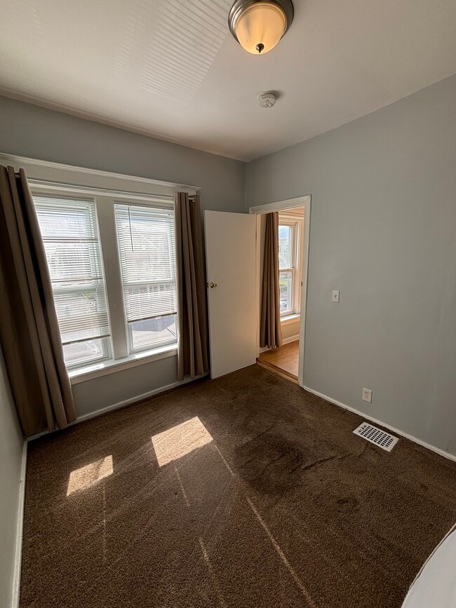 Photo - 243 Niagara St Unit 2