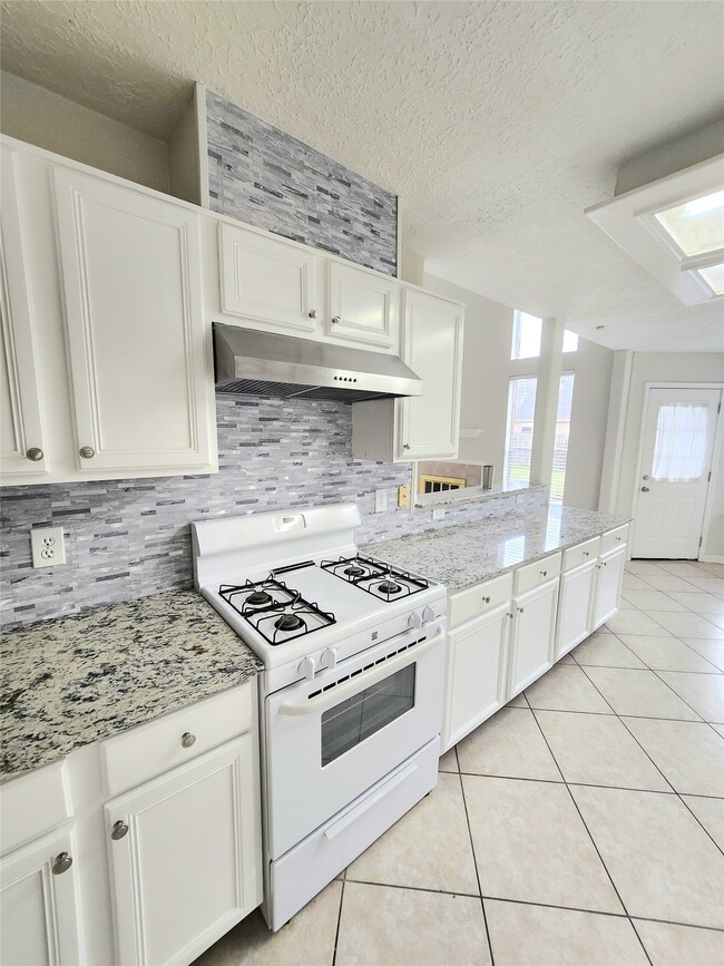 Photo - 14335 Berrington Dr