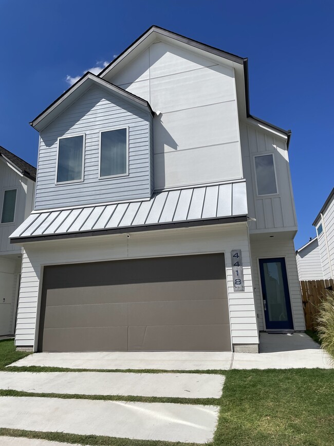 Building Photo - 4418 Bora Bora Ln