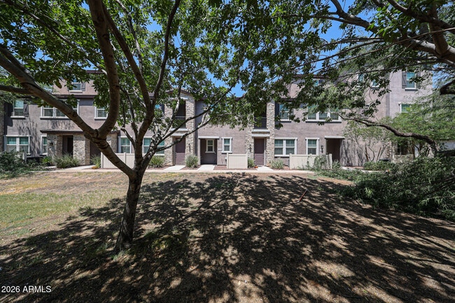 Building Photo - 2321 E Hidalgo Ave