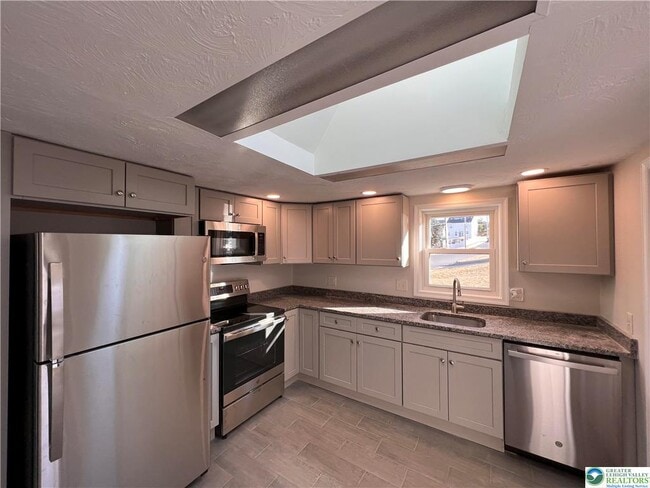 Photo - 2431 S 3rd St