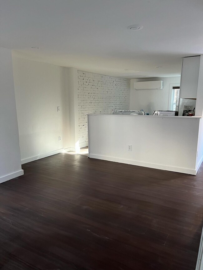 Photo - 17 Gifford Ave