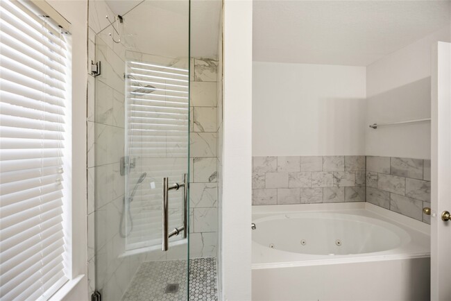 Photo - 422 Laurel Pine Dr