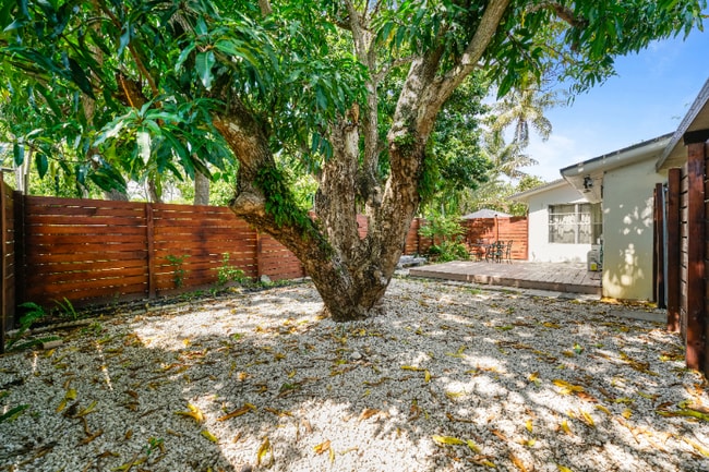 Photo - 3355 SW 22nd St Unidad 1