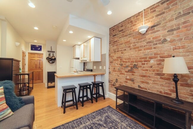 Photo - 33 Irving St Apartments Unit 2