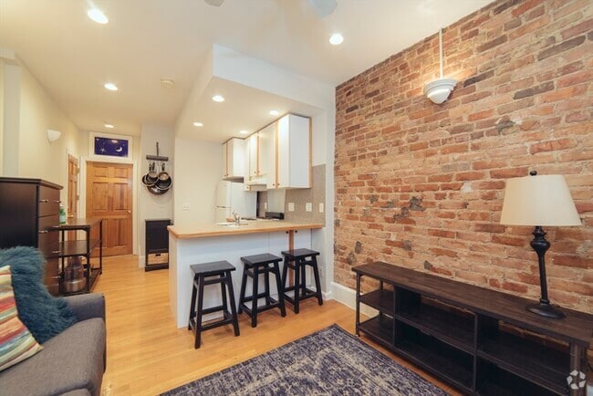 Building Photo - 33 Irving St Unit 2 Rental