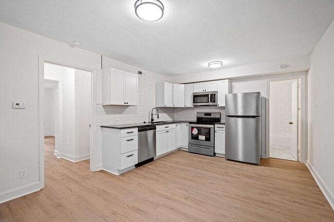 Photo - 1121 West End Blvd