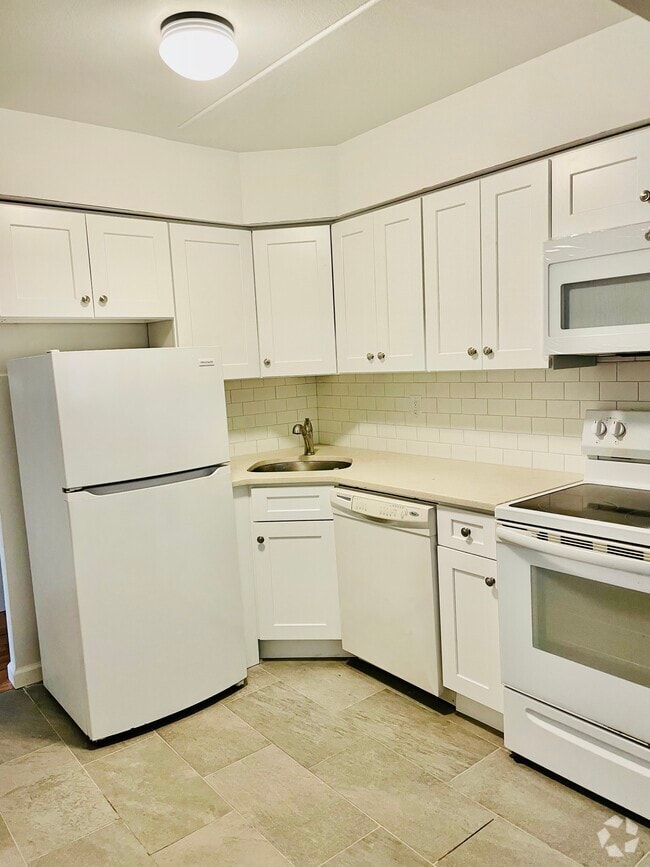 Building Photo - 243 W Post Rd Unit T Rental