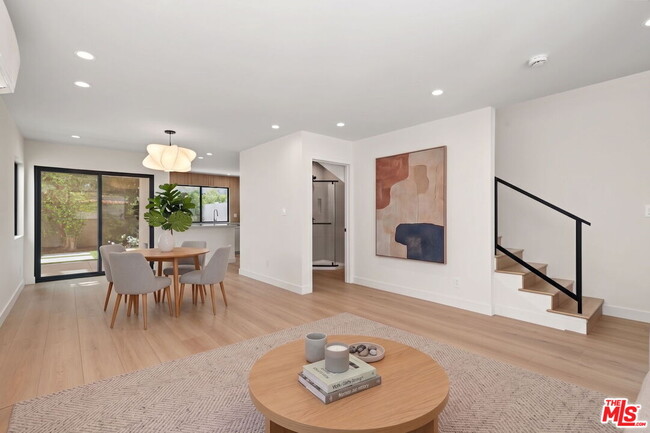 Photo - 5843 Whitworth Dr