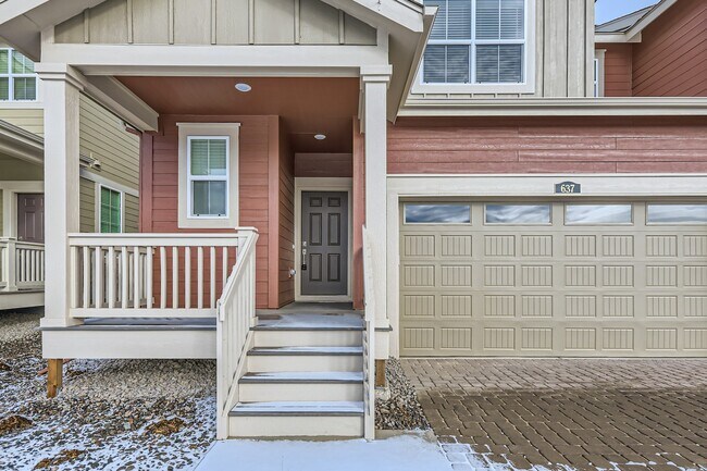 Photo - 637 Thistle Pl