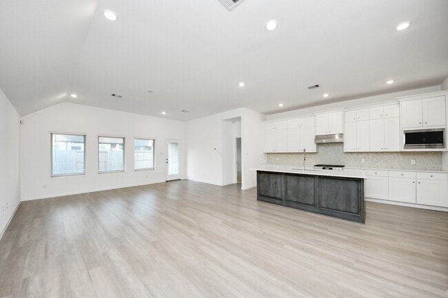 Photo - 30327 Tall Fescue Dr