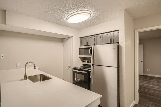 Photo - Rochelle Plaza