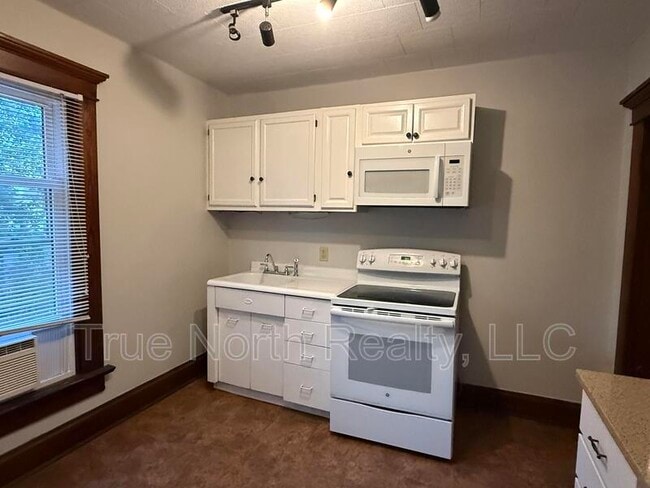 Photo - 112 1/2 West Tompkins