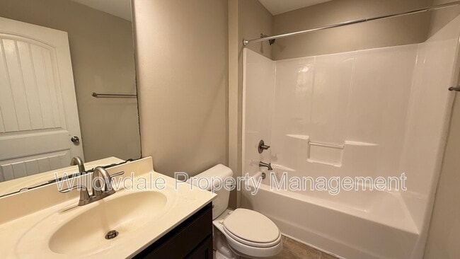 Photo - 525 Portstewart Dr