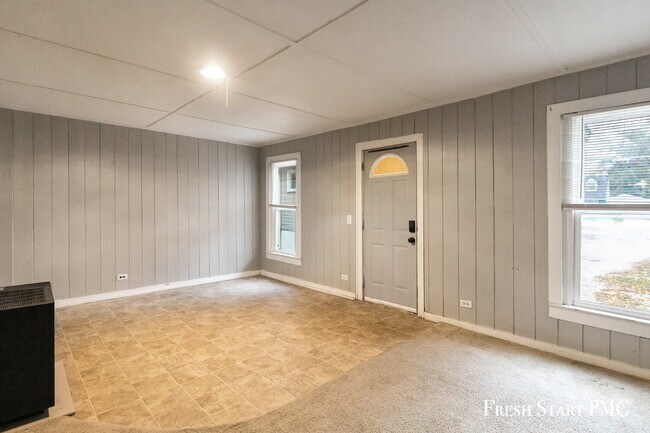Photo - Comfortable Ground-Floor Living with Moder... Unit 1