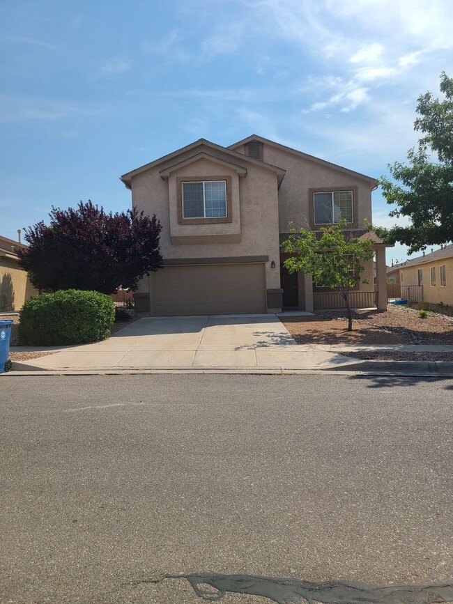 Building Photo - Spacious 2 story 4 bed 2.5 bath home in Hu...