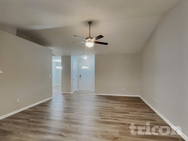 Photo - 110 Kingscreek Dr