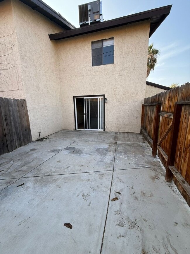 Building Photo - 2428 Eric Way Unit D