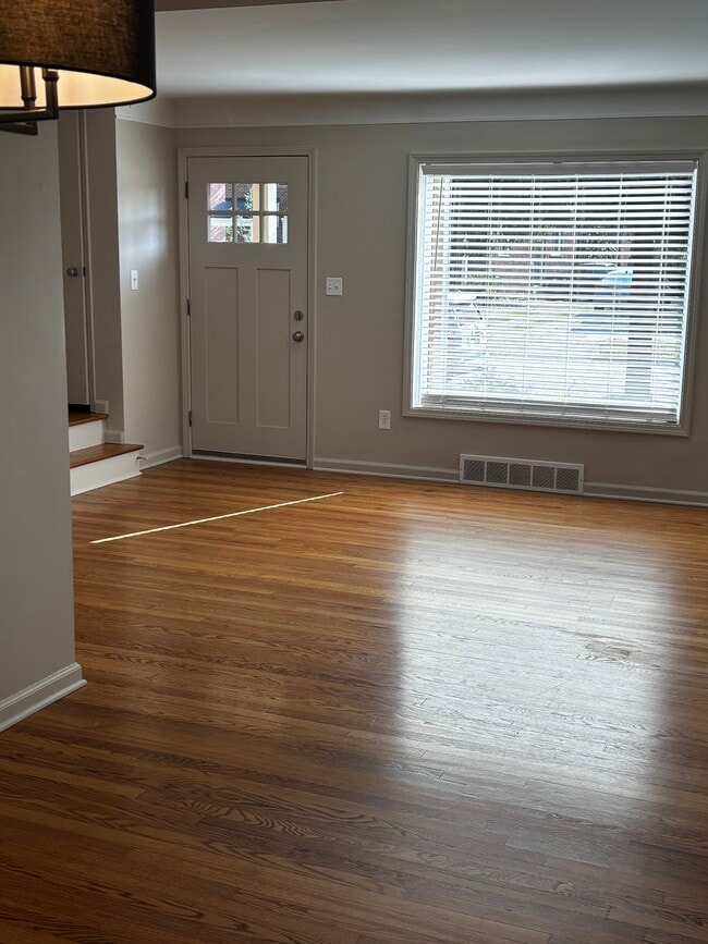 Photo - 2709 Glenview Ave