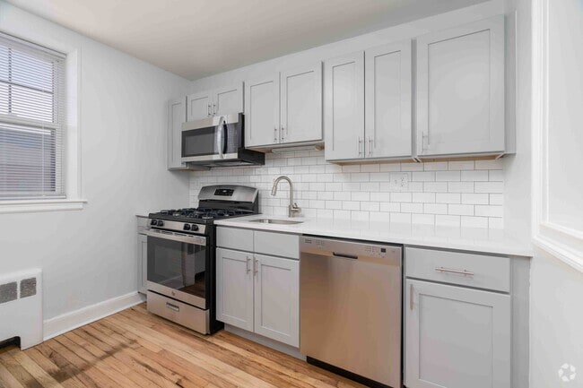 2BR, 1BA - 603SF - Kitchen