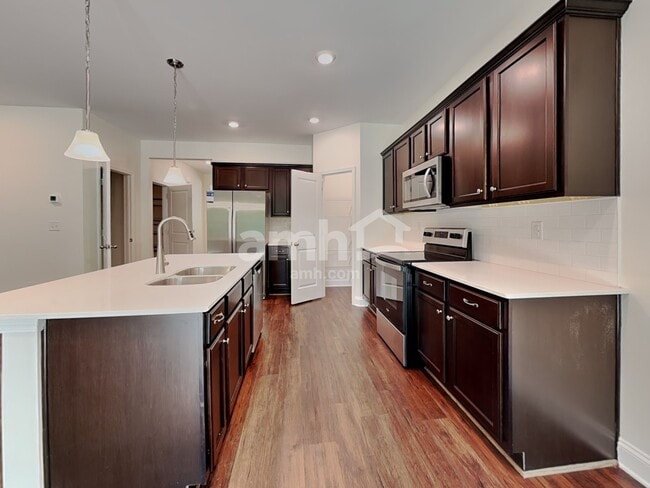 Photo - 636 Rivermist Dr