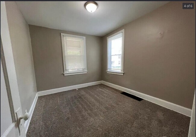 Photo - 1418 Manss Ave